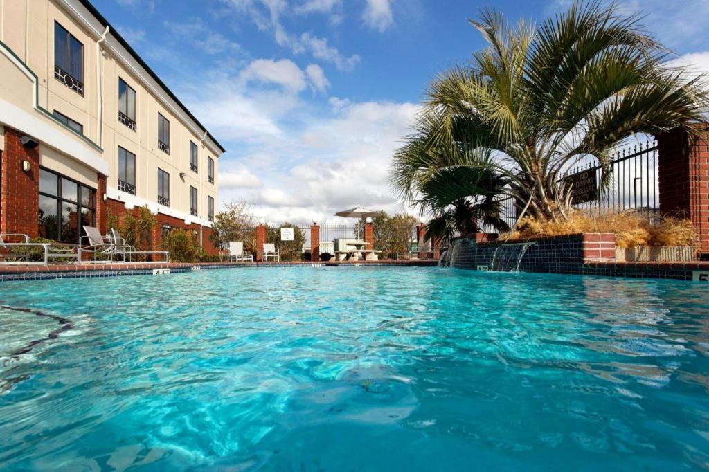 Holiday Inn Express Crockett By Ihg Ngoại thất bức ảnh
