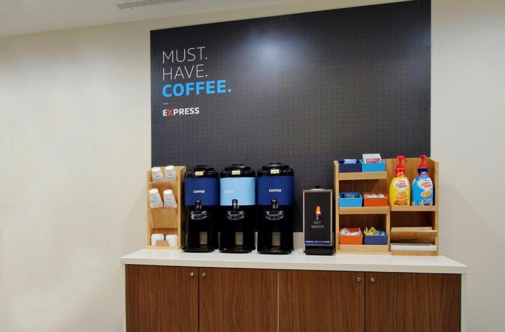 Holiday Inn Express Crockett By Ihg Ngoại thất bức ảnh