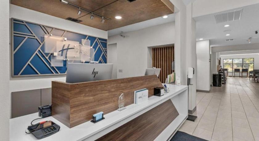 Holiday Inn Express Crockett By Ihg Ngoại thất bức ảnh