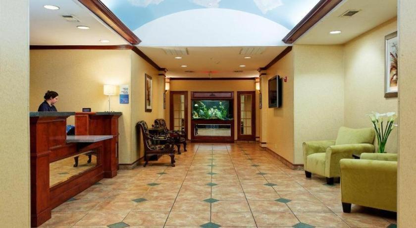 Holiday Inn Express Crockett By Ihg Ngoại thất bức ảnh