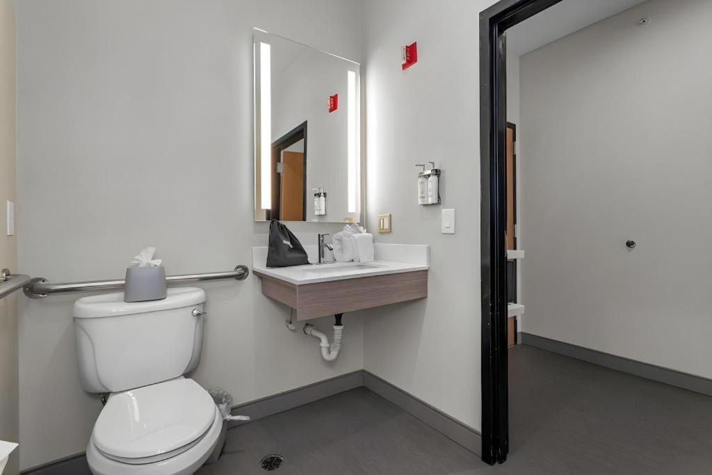 Holiday Inn Express Crockett By Ihg Ngoại thất bức ảnh