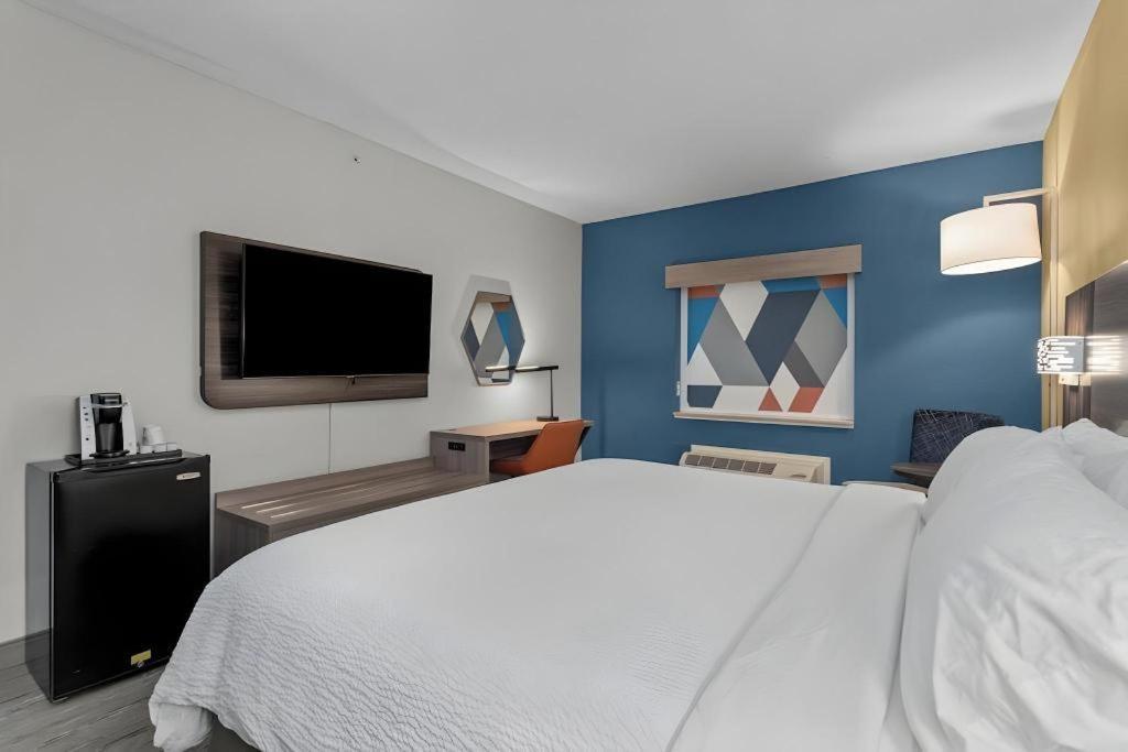 Holiday Inn Express Crockett By Ihg Ngoại thất bức ảnh